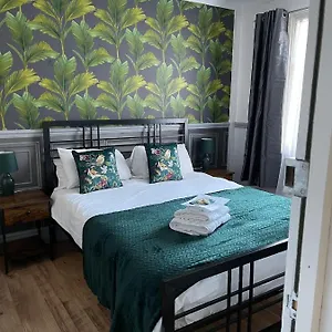lilyrose.yorkshirehotels.net/